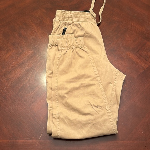 Under Armour Khaki casual Joggers. Large - Picture 5 of 5